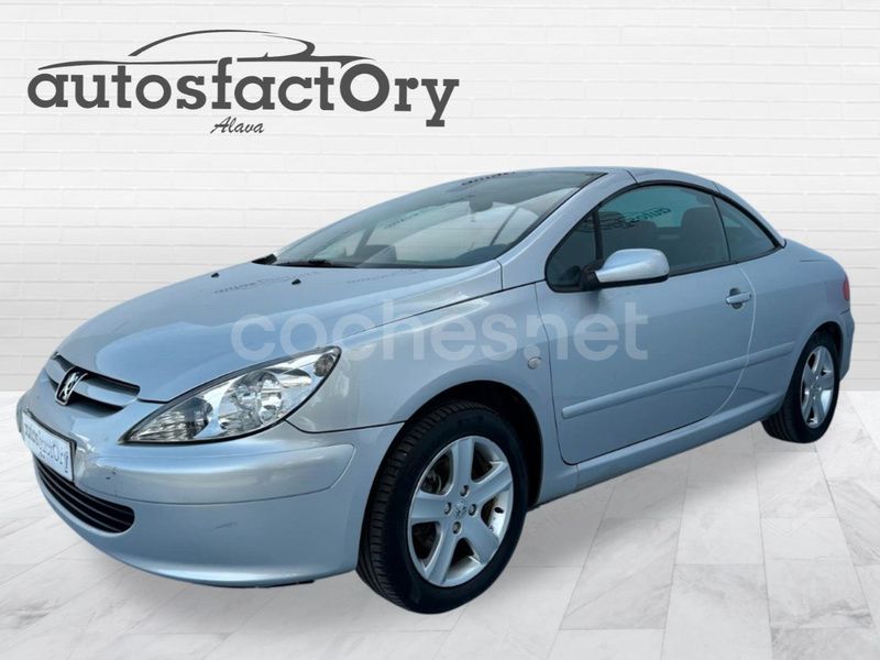 Usado Peugeot 307 CC 143 CV (105 kW) 2005 Gris / plata Descapotable