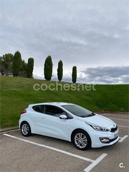 Usado Kia ProCeed 135 CV (99 kW) 2014 Blanco Utilitario