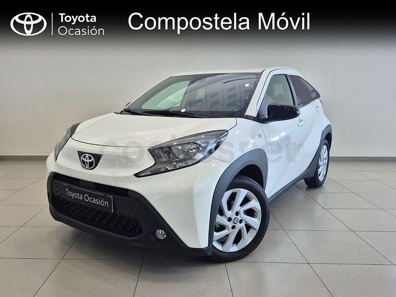 Blanco Usado 2025 Toyota Aygo X Play SUV | 16.990 € (Un poco caro) - Imagen 1/4