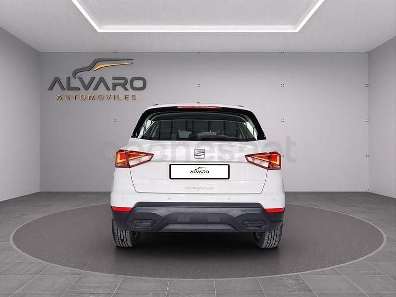 Usado Seat Arona Style Plus 110 CV (80 kW) 2022 Blanco SUV