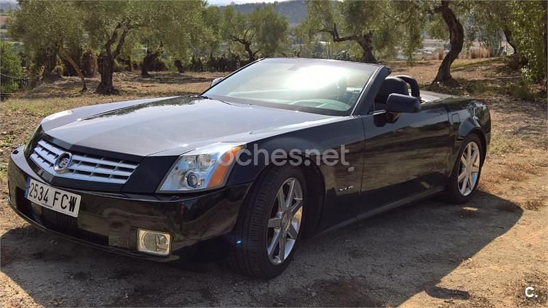 Usado Cadillac XLR 326 CV (239 kW) 2006 Negro Descapotable
