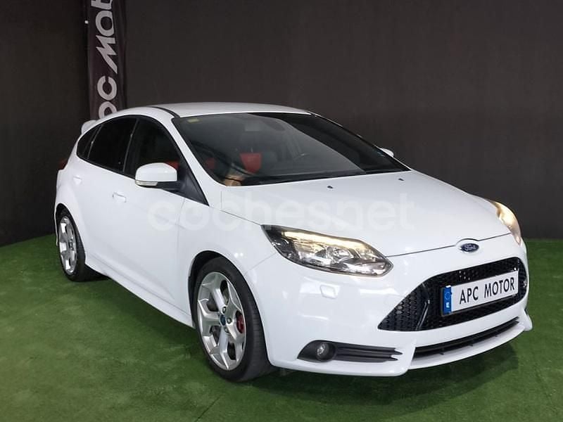 Blanco Usado 2014 Ford Focus ST Berlina | 14.900 € - Imagen 1/4