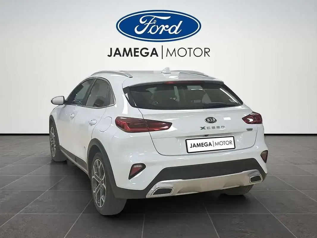Usado Kia XCeed 136 CV (100 kW) 2021 Blanco SUV
