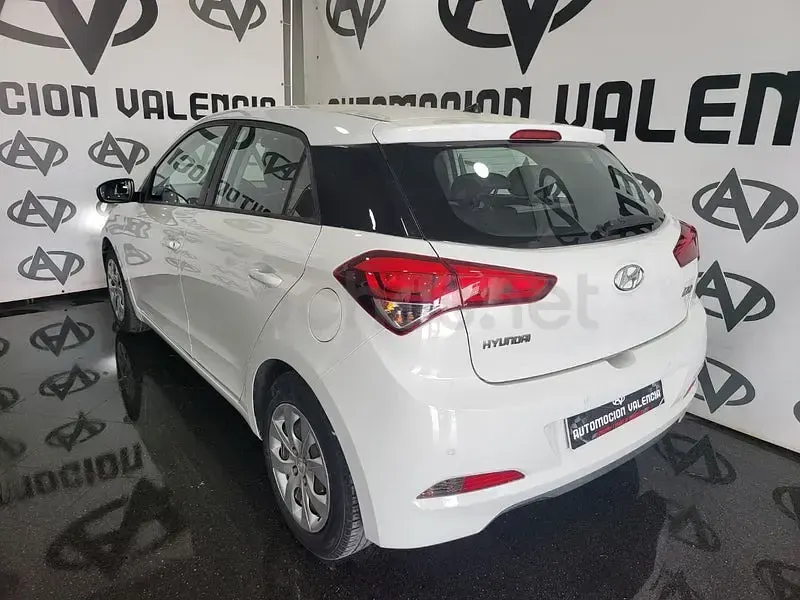 Usado Hyundai i20 84 HP (61 kW) 2016 Branco Sedan