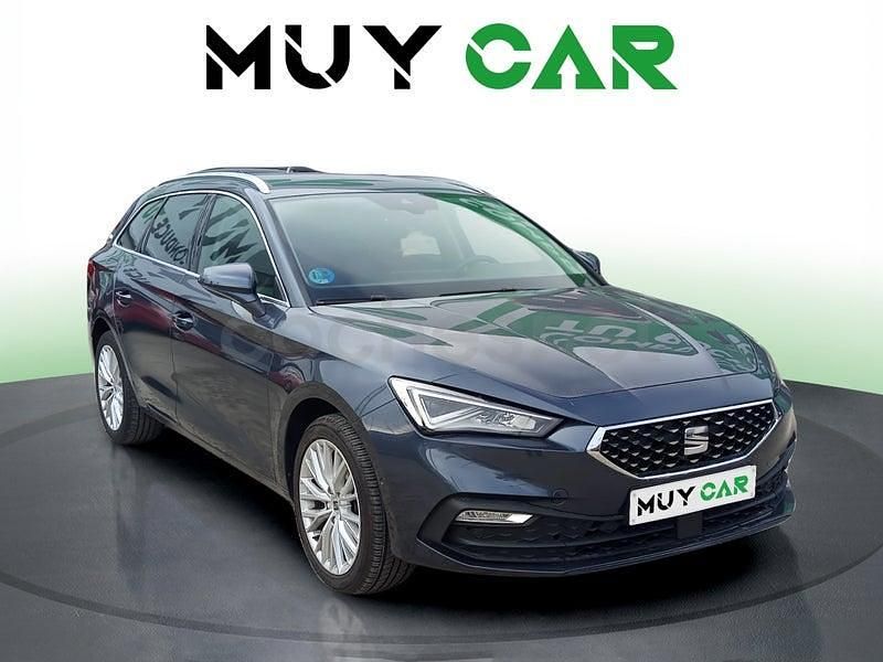 Usado Seat Leon XCELLENCE 150 CV (110 kW) 2022 Gris / plata Familiar