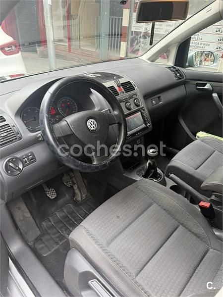 Usado VW Touran Edition 105 CV (77 kW) 2007 Gris / plata Monovolumen