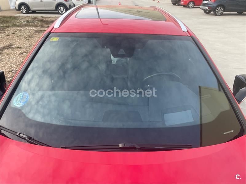 Usado Lexus UX Luxury Line 184 CV (135 kW) 2019 Rojo SUV