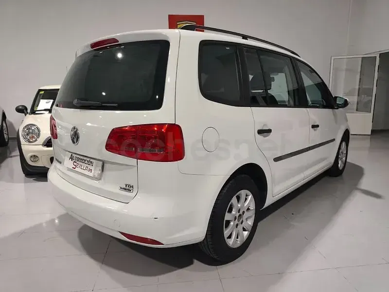 Usado VW Touran Advance 105 CV (77 kW) 2015 Blanco Monovolumen