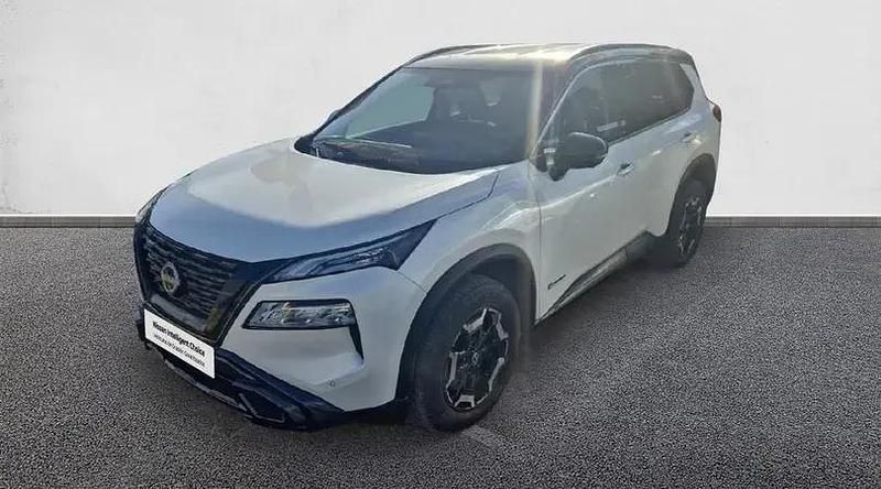 Lunar white galaxy black Usado 2025 Nissan X-Trail N-Connecta SUV | 42.500 € - Imagen 1/4