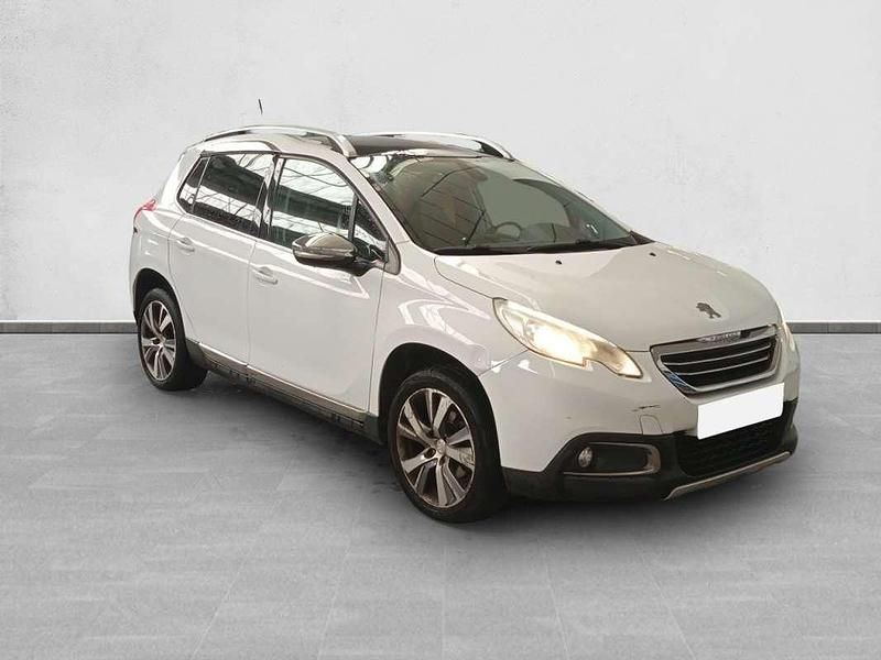 Usado Peugeot 2008 Signature Sky 82 CV (60 kW) 2019 Blanco SUV