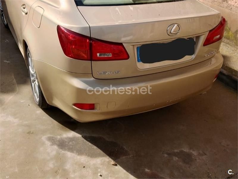 Usado Lexus IS220d 177 CV (130 kW) 2006 Beige Berlina