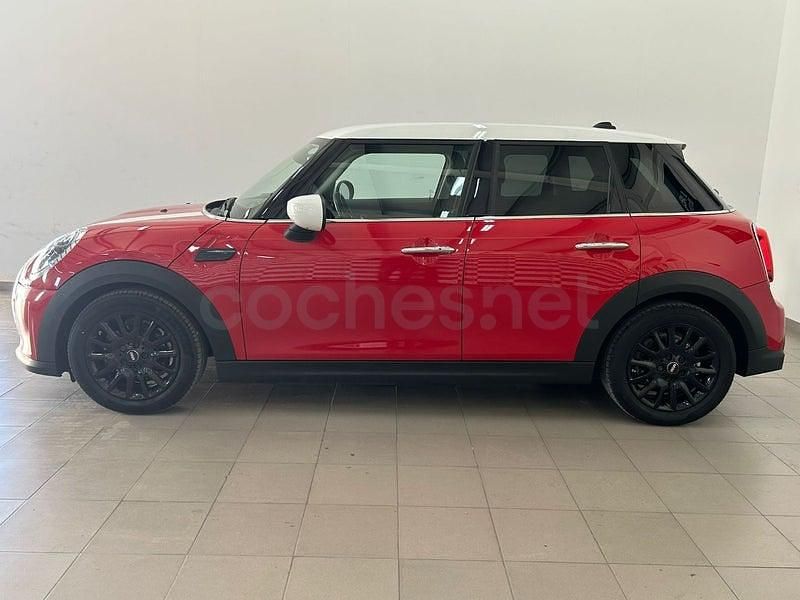 Begagnad Mini Cooper 136 HK (100 kW) 2022 Röd Halvkombi