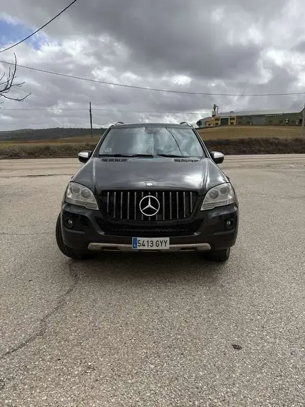 Usado Mercedes ML320 204 CV (150 kW) 2010 Negro SUV