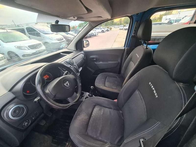 Usado Dacia Dokker Stepway 75 CV (55 kW) 2016 Azul Monovolumen
