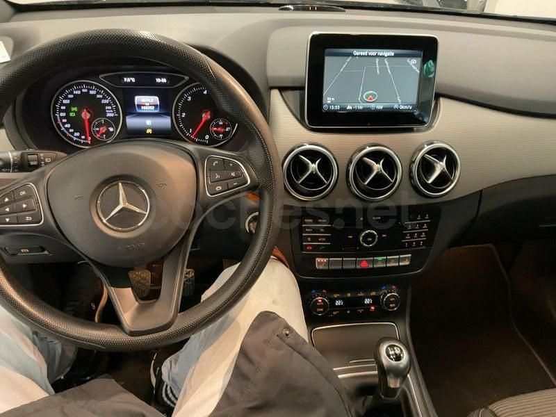 Usado Mercedes B200 136 CV (100 kW) 2016 Marrón Monovolumen