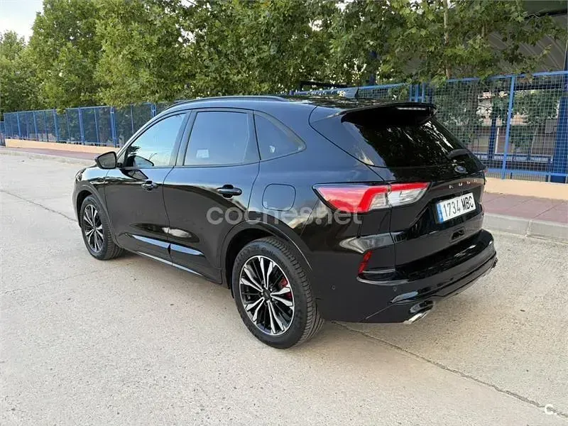 Usado Ford Kuga ST-Line X 180 CV (132 kW) 2023 Negro SUV