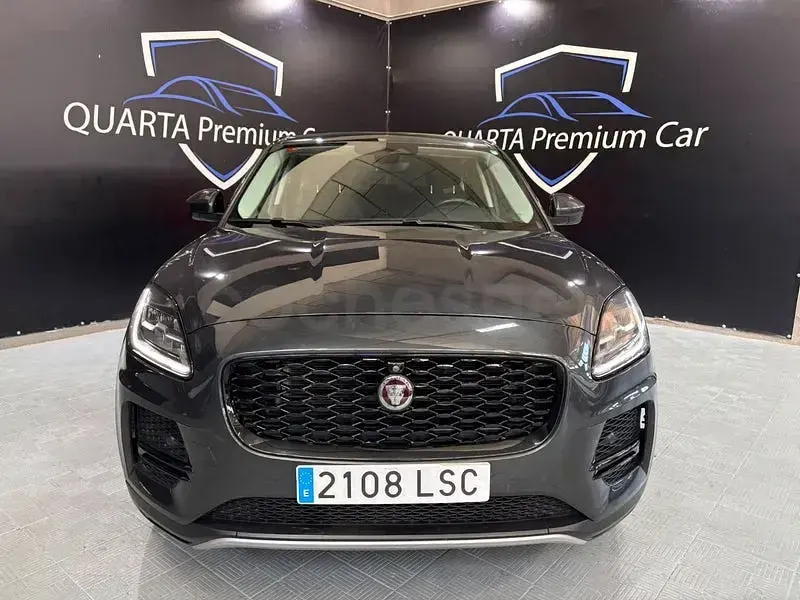 Usado Jaguar E-Pace R-Dynamic 163 CV (119 kW) 2021 Gris / plata SUV