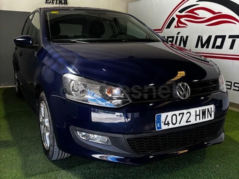 Usado VW Polo Advance 90 CV (66 kW) 2014 Azul Berlina