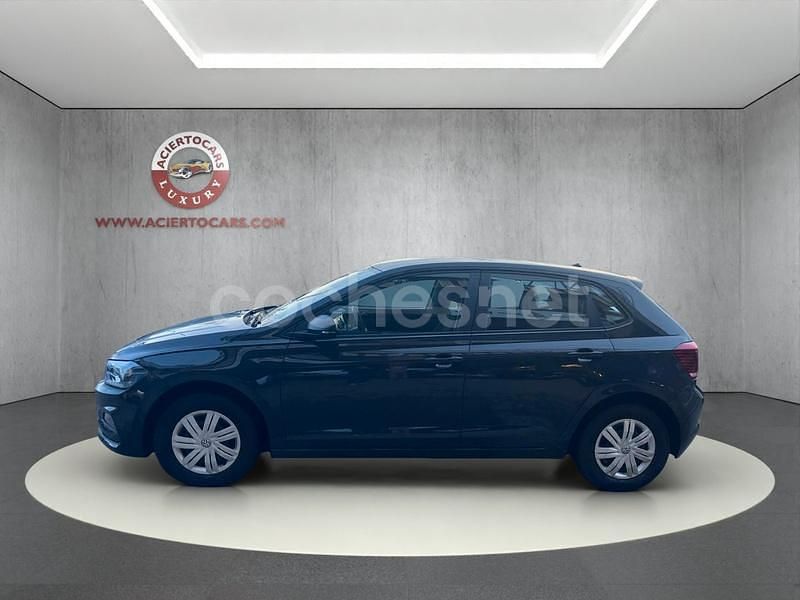Usado VW Polo Advance 75 CV (55 kW) 2017 Gris / plata Berlina