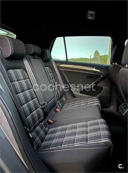 Usado VW Golf VII GTD 184 CV (135 kW) 2018 Gris / plata Familiar
