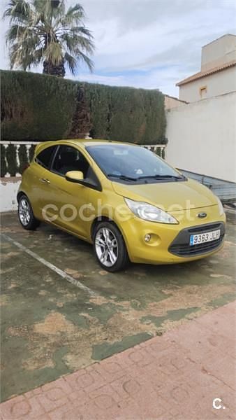 Usado Ford Ka Titanium 69 CV (50 kW) 2016 Amarillo Berlina