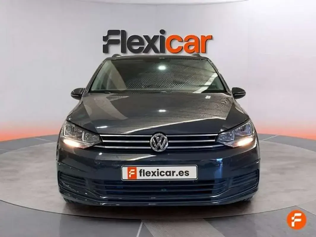 Usado VW Touran Advance 150 CV (110 kW) 2018 Gris Monovolumen