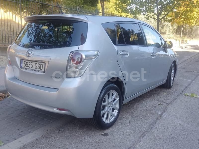 Usado Toyota Verso Advance 126 CV (92 kW) 2009 Gris / plata Monovolumen