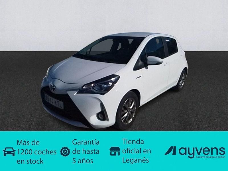 Usado Toyota Yaris Hybrid Active 100 CV (73 kW) 2019 Blanco Berlina