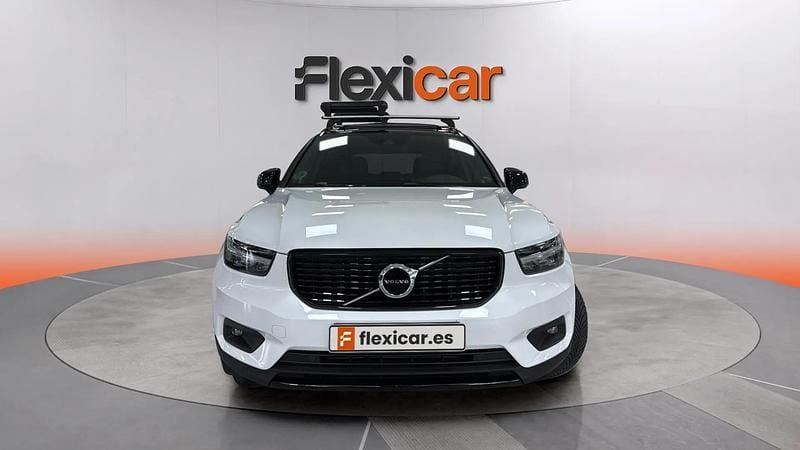 Käytetty Volvo XC40 R-Design 190 HP (139 kW) 2019 Valkoinen Katumaasturi