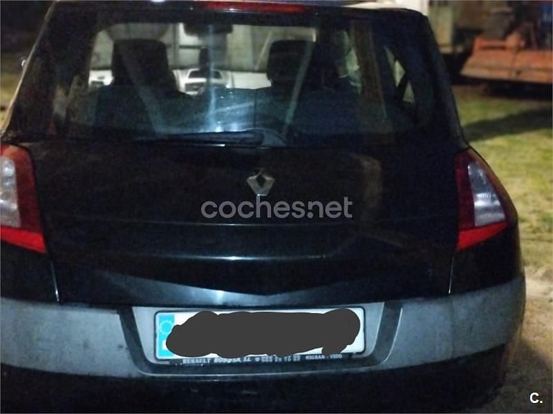 Usado Renault Mégane II Dynamique 120 CV (88 kW) 2004 Negro Berlina