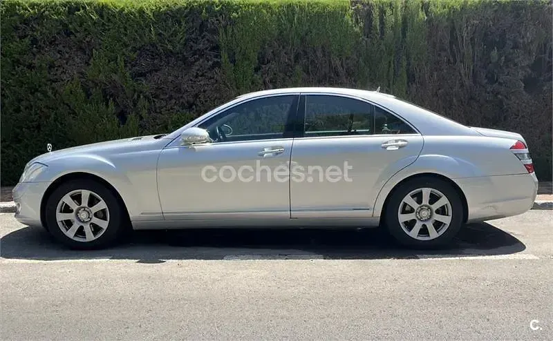 Usado Mercedes S320 235 CV (172 kW) 2008 Gris / plata Berlina