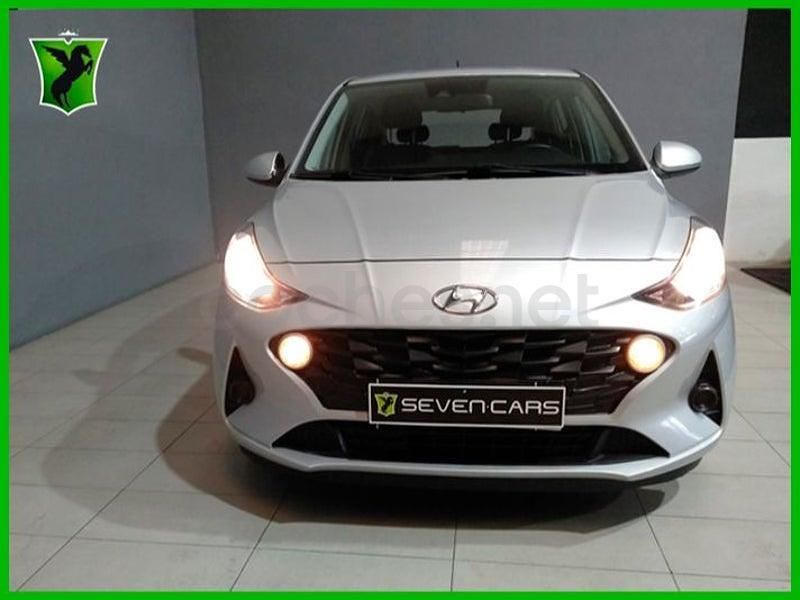 Usado Hyundai i10 67 CV (49 kW) 2021 Gris / plata Utilitario