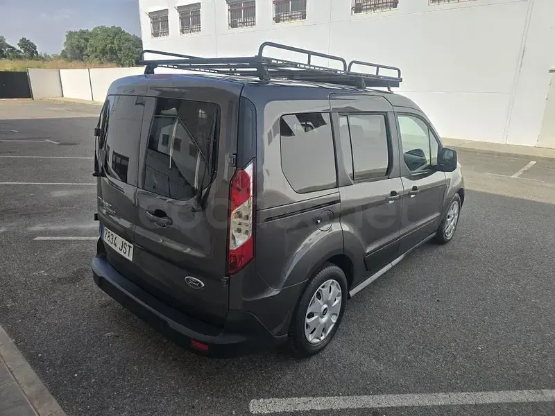 Usado Ford Transit Connect Trend 100 CV (73 kW) 2016 Gris / plata Monovolumen