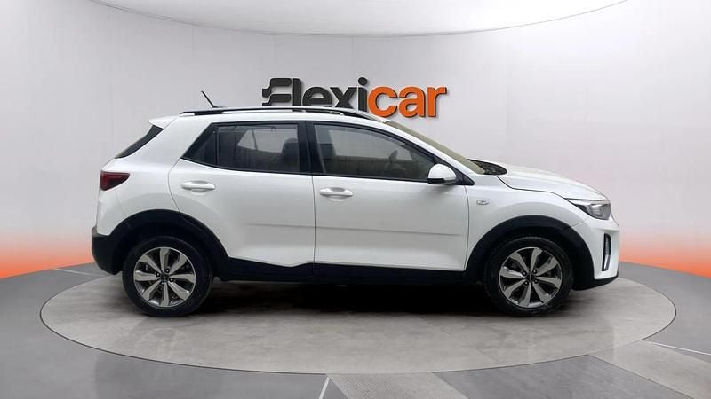 Usado Kia Stonic 101 CV (74 kW) 2023 Blanco SUV