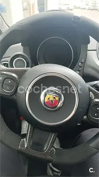 Usado Abarth 695 180 CV (132 kW) 2022 Negro Utilitario