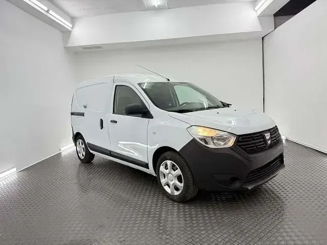 Usado Dacia Dokker Essentiel 98 CV (72 kW) 2019 Blanco Monovolumen