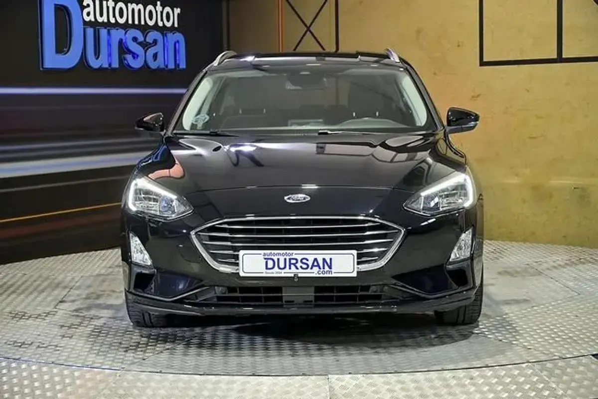 Usado Ford Focus Titanium 120 CV (88 kW) 2020 Negro Familiar