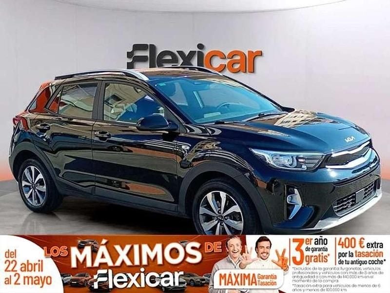 Usado Kia Stonic 101 CV (74 kW) 2022 Negro SUV