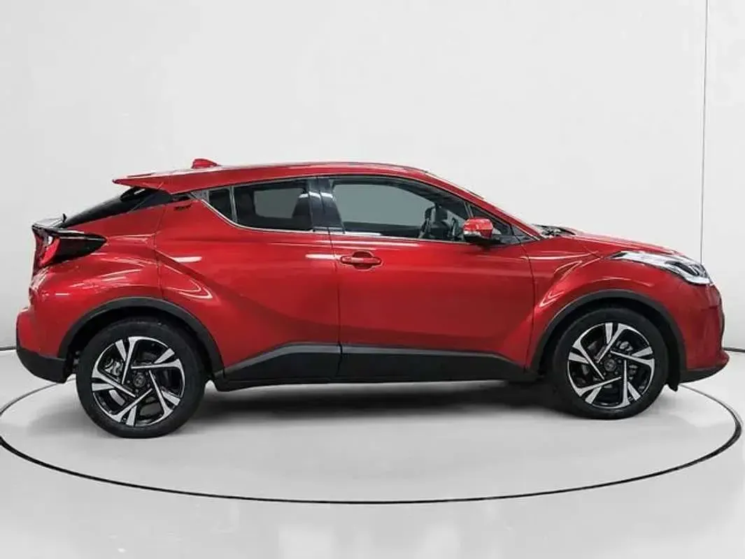 Begagnad Toyota C-HR Advance 184 HK (135 kW) 2024 Röd SUV