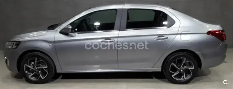 Usado Citroën C-Elysee I Shine 102 CV (75 kW) 2018 Gris / plata Berlina