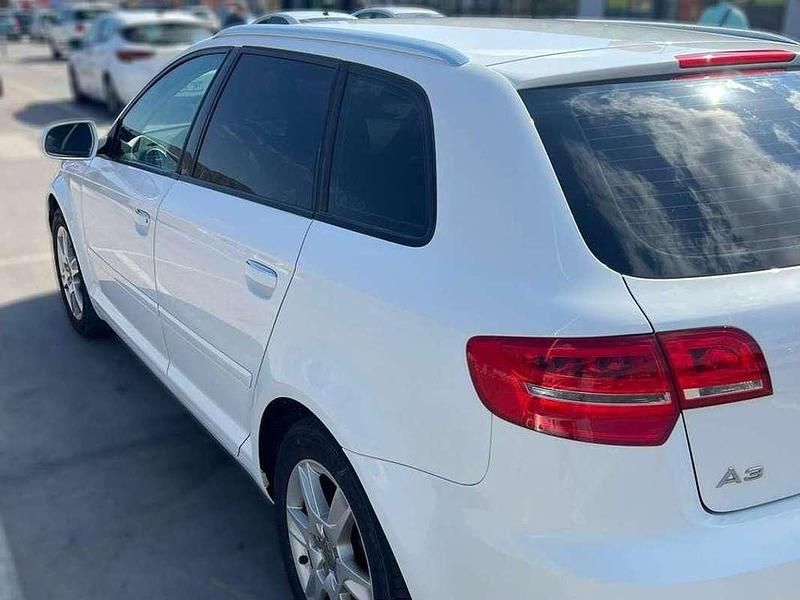 Usado Audi A3 Sportback Ambition 105 CV (77 kW) 2012 Blanco Utilitario