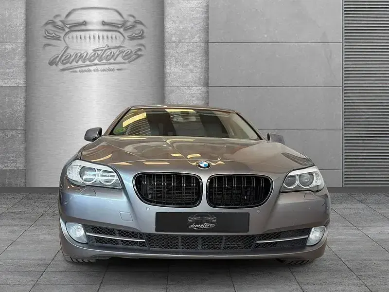Usado BMW 550 Comfort Edition 408 CV (300 kW) 2010 Gris / plata Berlina