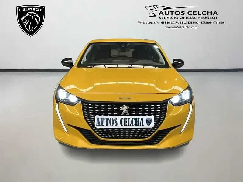 Usado Peugeot 208 Active 100 CV (73 kW) 2024 Amarillo Utilitario