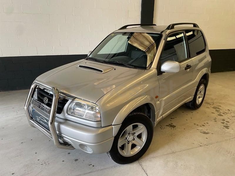 Usado Suzuki Grand Vitara 110 CV (80 kW) 2005 Gris / plata SUV