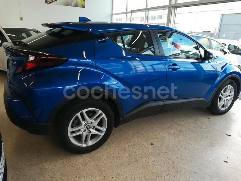 Käytetty Toyota C-HR Active 122 HP (89 kW) 2021 Sininen Katumaasturi