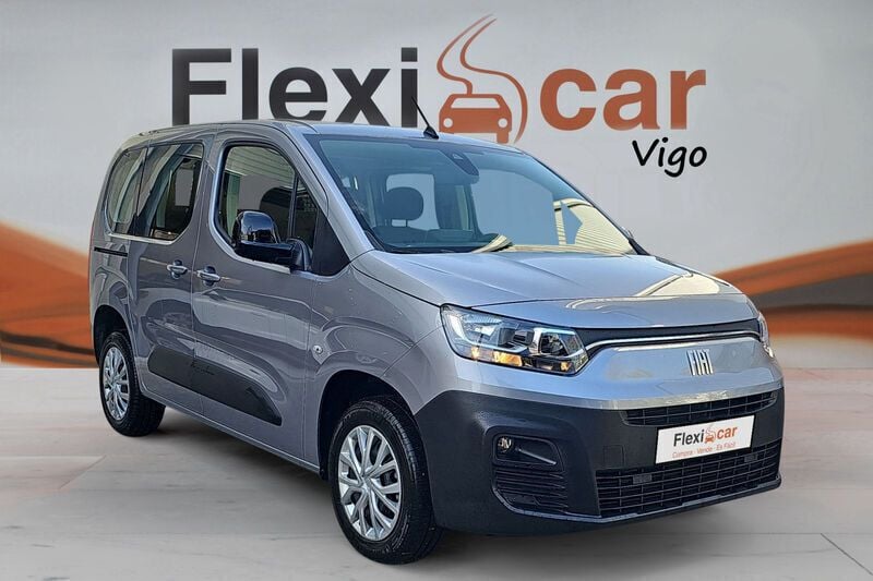Gris Usado 2023 Fiat Doblò Feel Monovolumen | 17.690 € (Buen precio) - Imagen 1/4