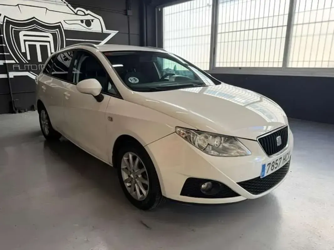 Usado Seat Ibiza ST Style 90 CV (66 kW) 2011 Blanco Familiar