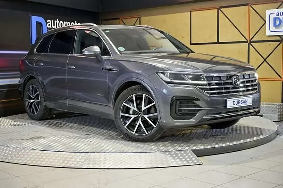 Usado VW Touareg 290 CV (213 kW) 2021 Gris SUV