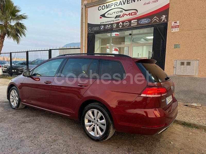 Usado VW Golf VII Advance 150 CV (110 kW) 2020 Granate Familiar