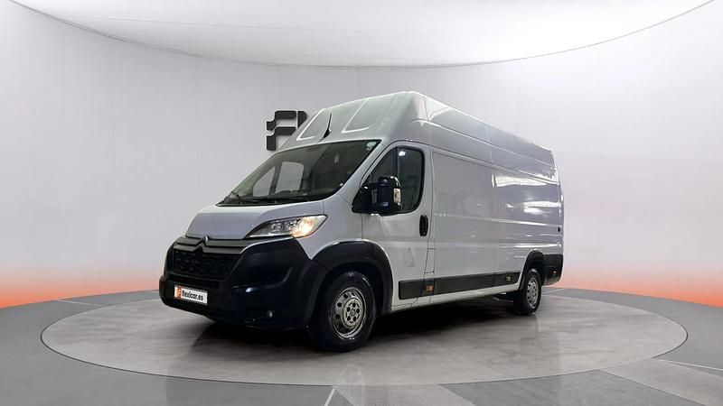 Usado Citroën Jumper 140 CV (102 kW) 2021 Blanco Monovolumen